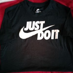 Nike t shirt